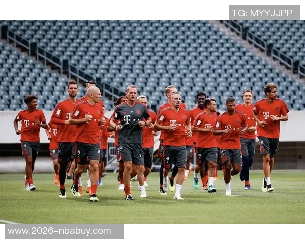 拜仁新款热身服色彩斑斓引发球迷热议纷纷吐槽设计失误